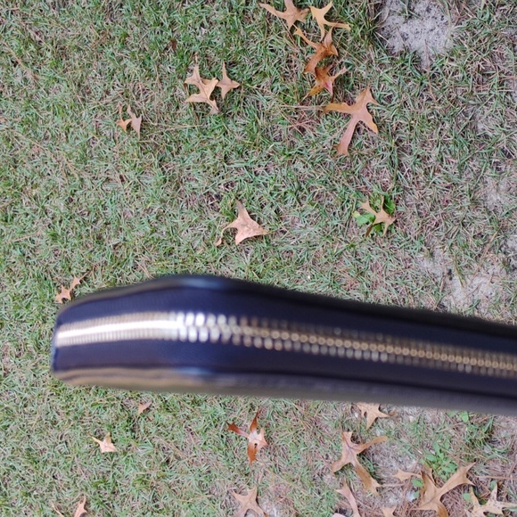 Tory Burch Black Pebble Leather Full size zip wallet no callouts - Picture 8 of 8